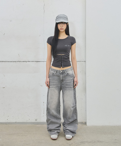 41PRAY(サイルプレイ)の「Hooked Cutout Short Sleeve Top / Charcoal(Tシャツ/カットソー・レディース・チャコールグレー・OS)」の2枚目の写真