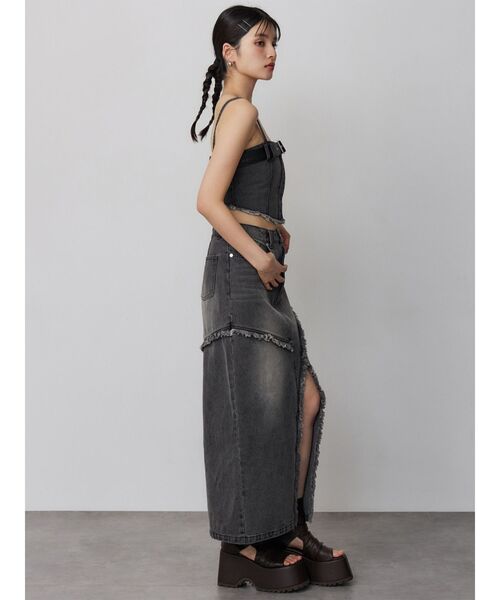 MURUA(ムルーア)の「【セットアップ対応】フリンジスリットデニムスカート 夏服(デニムスカート・レディース・ブラック/ブルー・2/1)」の6枚目の写真