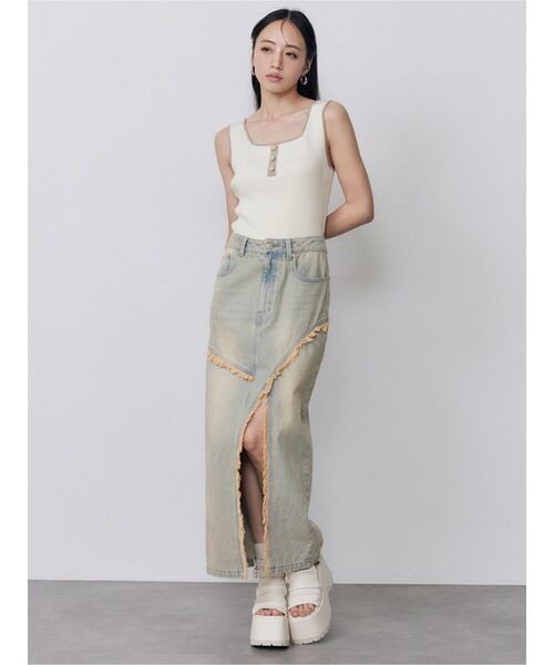 MURUA(ムルーア)の「【セットアップ対応】フリンジスリットデニムスカート 夏服(デニムスカート・レディース・ブラック/ブルー・2/1)」の3枚目の写真