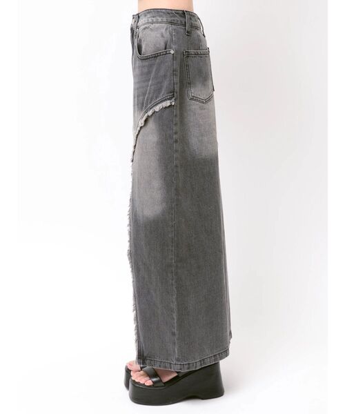 MURUA(ムルーア)の「【セットアップ対応】フリンジスリットデニムスカート 夏服(デニムスカート・レディース・ブラック/ブルー・2/1)」の14枚目の写真