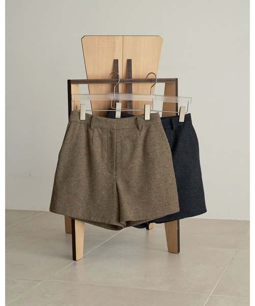 anuke(アンヌーク)の「Herringbone Short Pants(その他パンツ・レディース・ベージュ/チャコールグレー・36inch/38inch)」の8枚目の写真