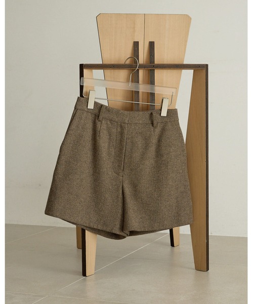 anuke(アンヌーク)の「Herringbone Short Pants(その他パンツ・レディース・ベージュ/チャコールグレー・36inch/38inch)」の12枚目の写真