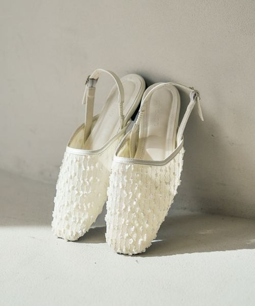 LEPSIM（レプシィム）の「シアーフラットミュールパンプス　656723（パンプス・レディース・ブラック/アイボリー・MEDIUM/LARGE）」の2枚目の写真