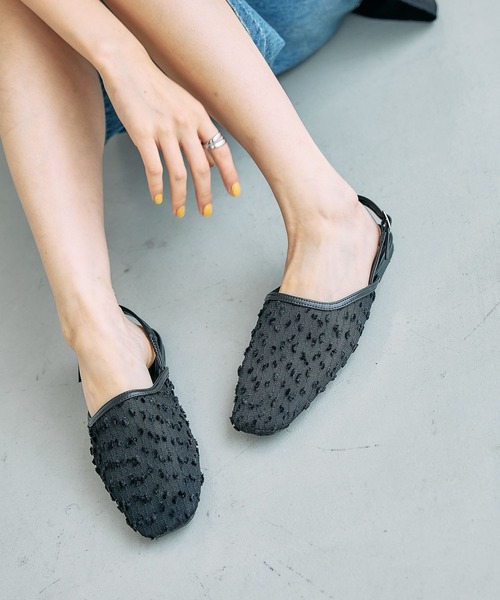 LEPSIM(レプシィム)の「シアーフラットミュールパンプス 656723(パンプス・レディース・ブラック/アイボリー・MEDIUM/LARGE)」の13枚目の写真