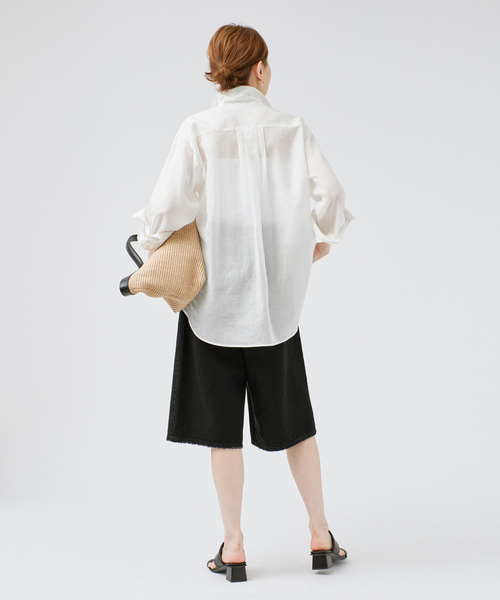 VERMEIL par iena(ヴェルメイユパーイエナ)の「Airy Ramie Over シャツ(シャツ/ブラウス・レディース・ブラック/ブルー/ホワイト・FREE)」の13枚目の写真