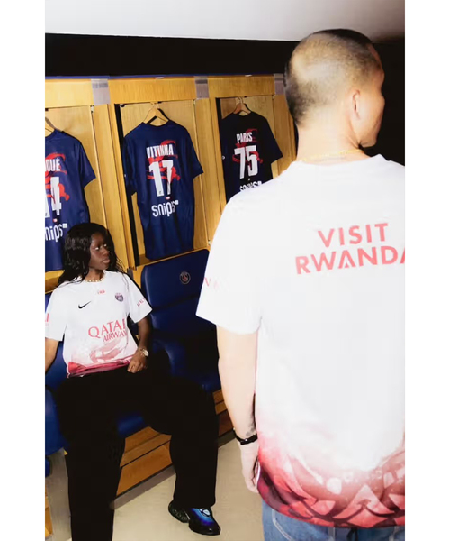 NIKE(ナイキ)の「【Paris Saint-Germain 】Team Wang Collector's Item Uniform(Tシャツ/カットソー・メンズ・ホワイト・X-LARGE/LARGE/MEDIUM/XX-LARGE)」の2枚目の写真