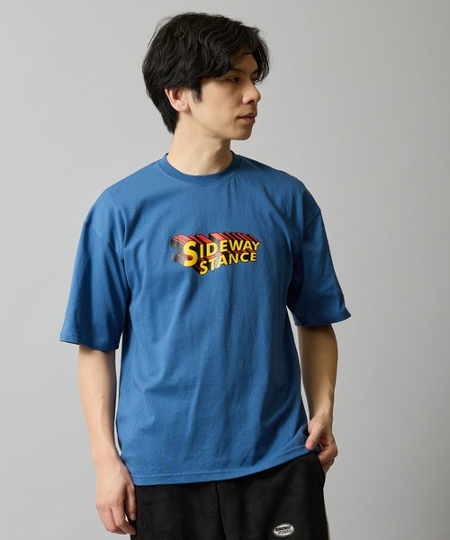 En serio TOKYO（エンソリオトーキョー）の「【SIDEWAYSTANCE】3Dロゴ半袖Tシャツ 70709（Tシャツ/カットソー・メンズ・ホワイト/ダークブルー/ブラック・SMALL/MEDIUM/X-LARGE）」の3枚目の写真