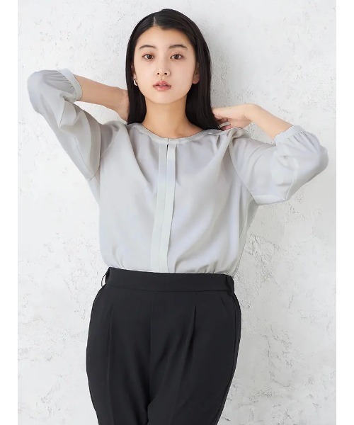 HARUYAMA(ハルヤマ)の「ソフトツイル前タックブラウス カットソー ソフィーチェ ウォッシャブル 通年 【SOFFICE】(シャツ/ブラウス・レディース・オフホワイト/サックスブルー/ベージュ・M/LL/L/S)」の3枚目の写真