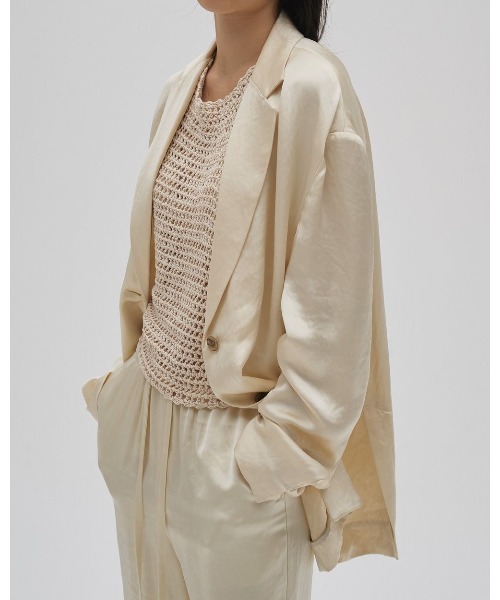 TODAYFUL(トゥデイフル)の「Satin Over Jacket 12610103(テーラードジャケット・レディース・ブラウン/オフホワイト/ブラック・36/38)」の2枚目の写真