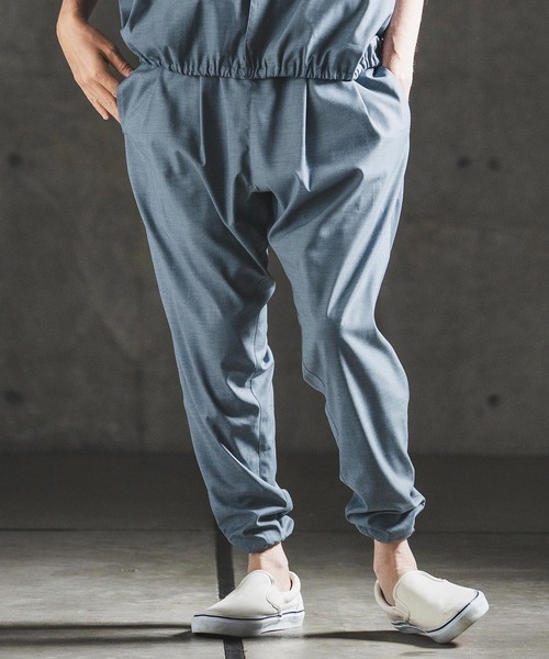 GLIMCLAP(グリムクラップ)の「mp14930- Bamboo Blend Chambray Gathered Hem Pants バルーンパンツ(202-043-gls-cg)(その他パンツ・メンズ・ブラウン/ネイビー/ブラック・S/M/L)」の4枚目の写真