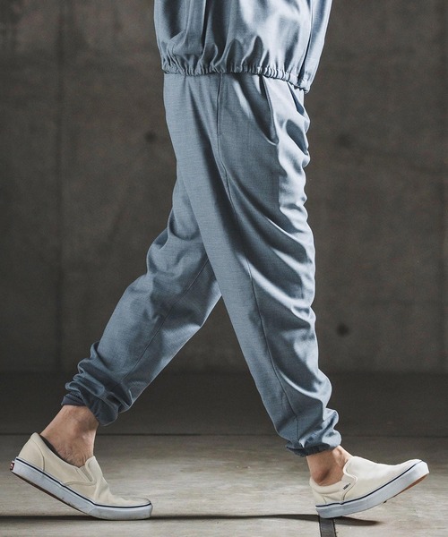 GLIMCLAP(グリムクラップ)の「mp14930- Bamboo Blend Chambray Gathered Hem Pants バルーンパンツ(202-043-gls-cg)(その他パンツ・メンズ・ブラウン/ネイビー/ブラック・S/M/L)」の5枚目の写真