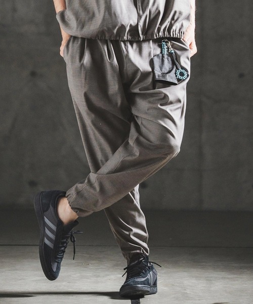 GLIMCLAP(グリムクラップ)の「mp14930- Bamboo Blend Chambray Gathered Hem Pants バルーンパンツ(202-043-gls-cg)(その他パンツ・メンズ・ブラウン/ネイビー/ブラック・S/M/L)」の10枚目の写真