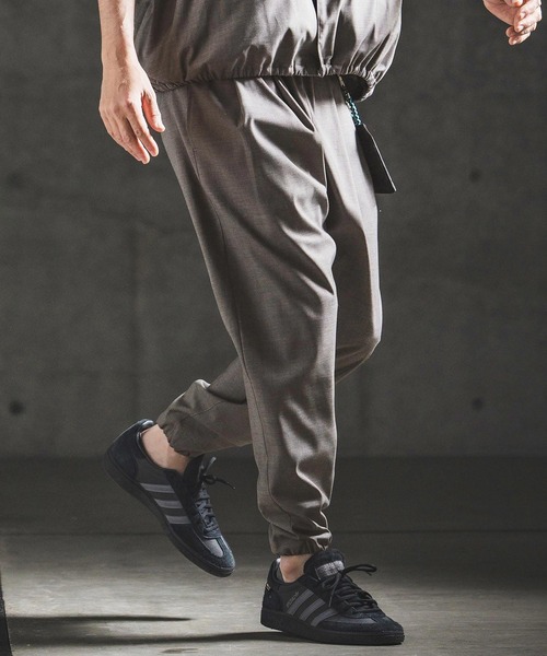 GLIMCLAP(グリムクラップ)の「mp14930- Bamboo Blend Chambray Gathered Hem Pants バルーンパンツ(202-043-gls-cg)(その他パンツ・メンズ・ブラウン/ネイビー/ブラック・S/M/L)」の11枚目の写真