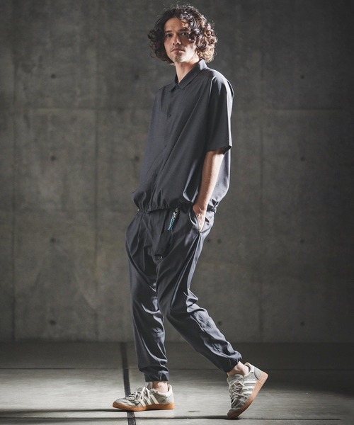 GLIMCLAP(グリムクラップ)の「mp14930- Bamboo Blend Chambray Gathered Hem Pants バルーンパンツ(202-043-gls-cg)(その他パンツ・メンズ・ブラウン/ネイビー/ブラック・S/M/L)」の18枚目の写真