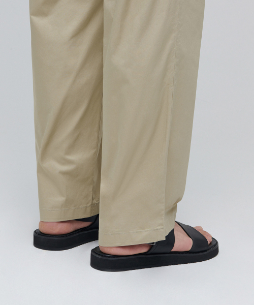 MUSINSA STANDARD(ムシンサスタンダード)の「軽量コットンワイドイージーパンツ【ベージュ】(その他パンツ・メンズ・その他・26)」の6枚目の写真