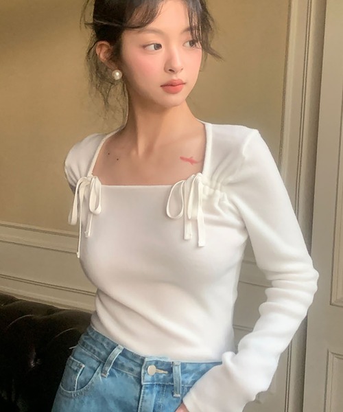Girly Doll(ガーリードール)の「スクエアネックリボン付き長袖カットソー(Tシャツ/カットソー・レディース・グレー/ホワイト・FREE)」の1枚目の写真