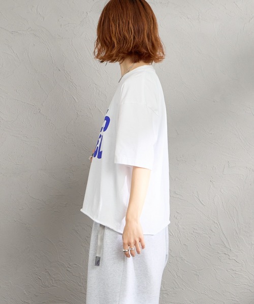 FUNG（ファング）の「[FUNG/ファング] ALL TO WELL カットオフ プリントＴシャツ（Tシャツ/カットソー・レディース・ブラック/ホワイト・M）」の6枚目の写真
