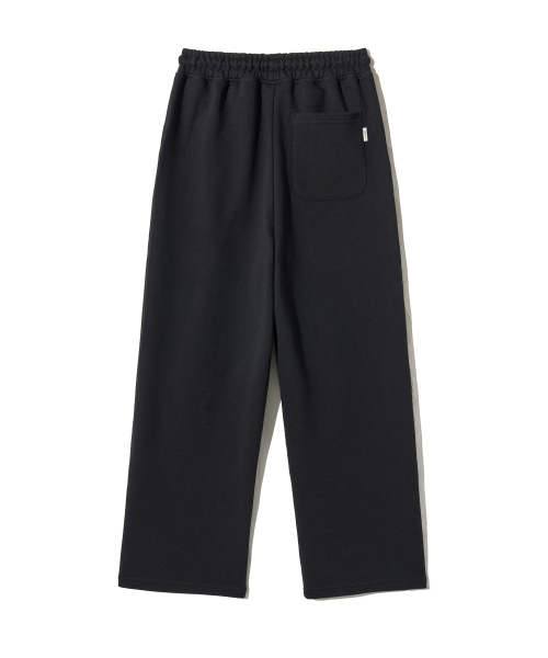 YALE(イェール)の「スモールアーチワンタックスウェットパンツ_ブラック(スウェットパンツ・レディース・その他・SMALL/MEDIUM/LARGE/X-LARGE)」の2枚目の写真