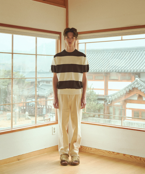 BELLIEF(ベリーフ)の「Essential Hard Twist Cotton Short Sleeve Striped Knit (Ivory/Brown)(ニット/セーター・メンズ・その他・MEDIUM/LARGE/X-LARGE)」の2枚目の写真