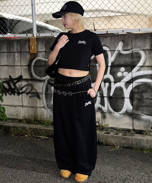 ATMARK(アットマーク)の「《3サイズ展開 / UNISEX 》ATMARK ワンポイントロゴ刺繍 半袖Tシャツ ハート グラフィティ オールド(Tシャツ/カットソー・メンズ・ブラック系2/ホワイト系3/ブラック系4/ブラック系3/ブラック系1/ホワイト系4/ホワイト系2/ホワイト系1・S/L/M)」の11枚目の写真