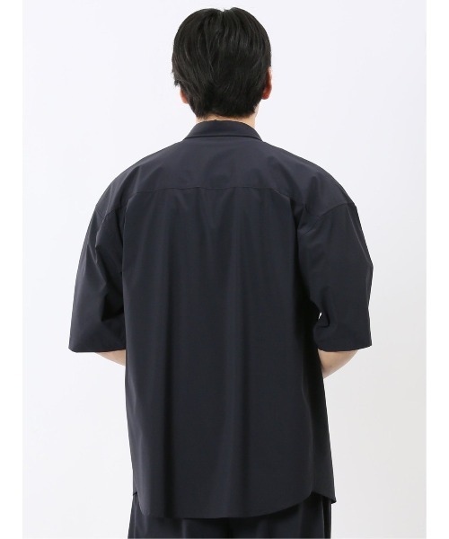 TAKA-Q(タカキュー)の「軽量 ストレッチ ナイロン混 半袖 シャツ セットアップ可能 メンズ(シャツ/ブラウス・メンズ・ネイビー/ブラウン・MEDIUM/LARGE/X-LARGE)」の12枚目の写真
