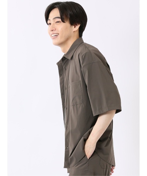 TAKA-Q(タカキュー)の「軽量 ストレッチ ナイロン混 半袖 シャツ セットアップ可能 メンズ(シャツ/ブラウス・メンズ・ネイビー/ブラウン・MEDIUM/LARGE/X-LARGE)」の19枚目の写真