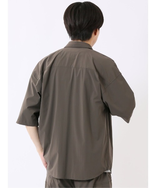 TAKA-Q(タカキュー)の「軽量 ストレッチ ナイロン混 半袖 シャツ セットアップ可能 メンズ(シャツ/ブラウス・メンズ・ネイビー/ブラウン・MEDIUM/LARGE/X-LARGE)」の20枚目の写真