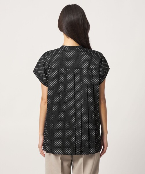 A DAY IN THE LIFE UNITED ARROWS(アデイインザライフユナイテッドアローズ)の「バックプリーツ シャツブラウス <A DAY IN THE LIFE>(シャツ/ブラウス・レディース・ベージュ/オフホワイト/ブラック/ライトブルー・FREE)」の13枚目の写真