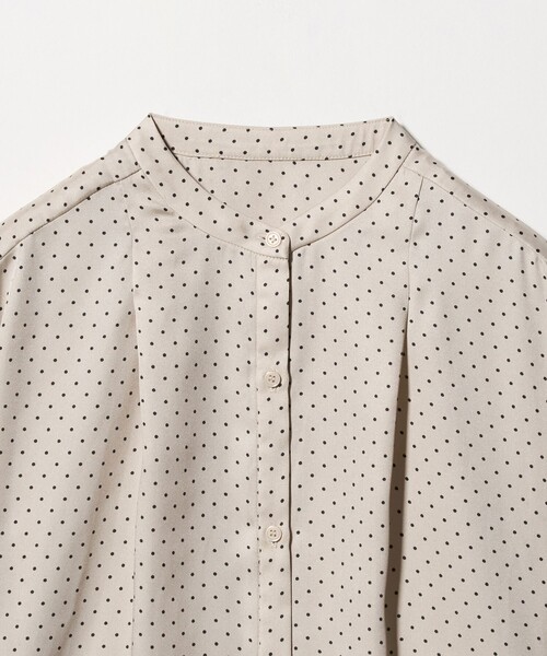 A DAY IN THE LIFE UNITED ARROWS(アデイインザライフユナイテッドアローズ)の「バックプリーツ シャツブラウス <A DAY IN THE LIFE>(シャツ/ブラウス・レディース・ベージュ/オフホワイト/ブラック/ライトブルー・FREE)」の16枚目の写真