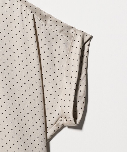 A DAY IN THE LIFE UNITED ARROWS(アデイインザライフユナイテッドアローズ)の「バックプリーツ シャツブラウス <A DAY IN THE LIFE>(シャツ/ブラウス・レディース・ベージュ/オフホワイト/ブラック/ライトブルー・FREE)」の17枚目の写真