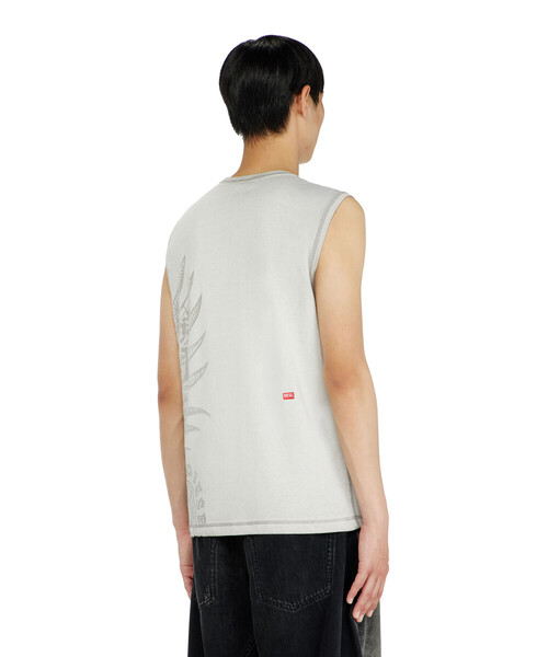 DIESEL（ディーゼル）の「メンズ スリーブレストップ T-RAWBISCO（Tシャツ/カットソー・メンズ・グレー系その他/ホワイト系その他・SMALL/MEDIUM/LARGE/X-SMALL/X-LARGE/XX-LARGE）」の11枚目の写真