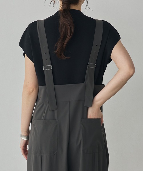 hunch(ハンチ)の「【接触冷感】コクーンサロペット(サロペット/オーバーオール・レディース・マスタード/ブラック/チャコール・FREE)」の15枚目の写真