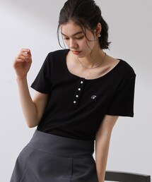 THE SHOP TK  | ヘンリーネック ワンポイント刺繍トップス(Tシャツ/カットソー)