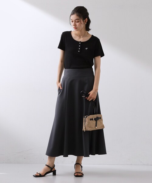 THE SHOP TK (ザ ショップ ティーケー )の「ヘンリーネック ワンポイント刺繍トップス(Tシャツ/カットソー・レディース・ブラック/グレー/アイボリー・12/13)」の15枚目の写真