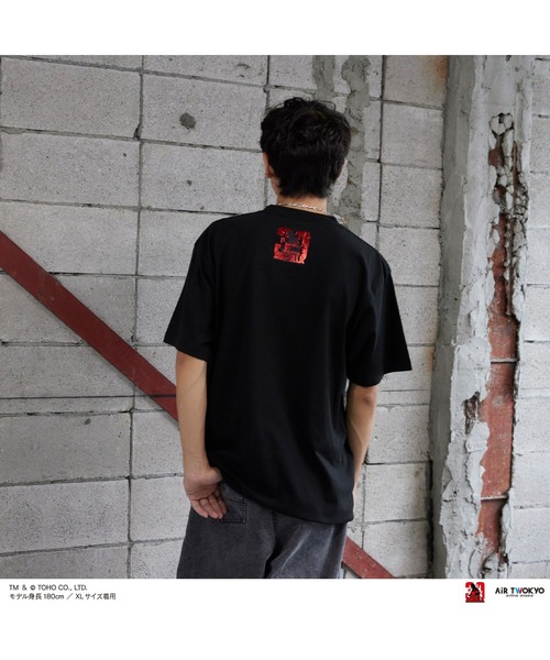 AIR TWOKYO(エアトゥーキョー)の「『ゴジラVSデストロイア』30周年 シーンイラストTシャツ 3(デストロイア(飛翔体))(Tシャツ/カットソー・メンズ・ホワイト/ブラック・XX-LARGE/X-LARGE/LARGE/MEDIUM/SMALL)」の4枚目の写真