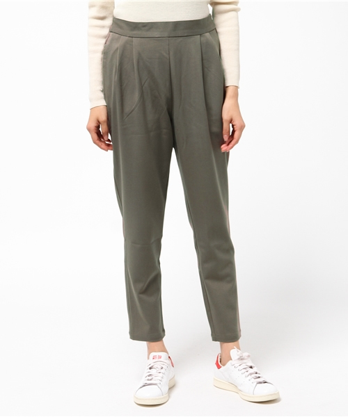 earth music&ecology（アースミュージックアンドエコロジー）の「【2016Spring】テーパードイージーパンツ（その他パンツ・レディース・ネイビー/キャメル/ブラック/カーキ・LARGE/MEDIUM）」の8枚目の写真