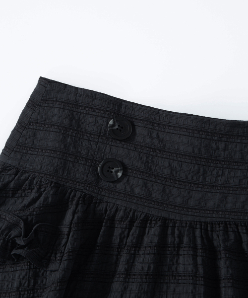 ASON(アズオン)の「BERRY FRILL SKIRT / CHARCOAL(スカート・レディース・その他・FREE)」の4枚目の写真
