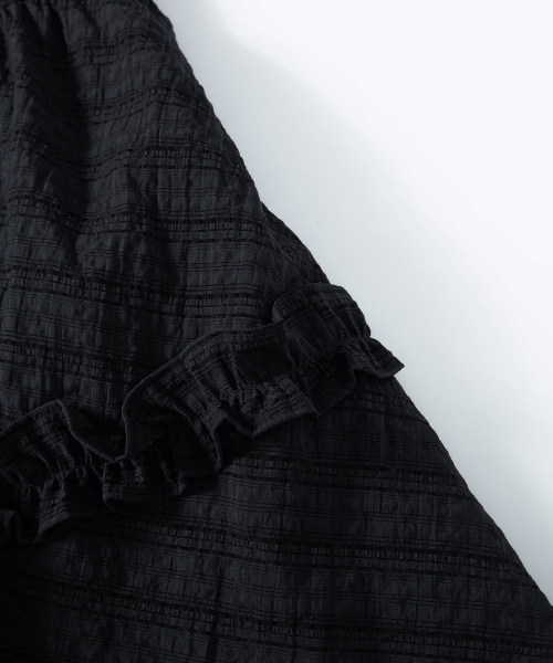 ASON(アズオン)の「BERRY FRILL SKIRT / CHARCOAL(スカート・レディース・その他・FREE)」の6枚目の写真