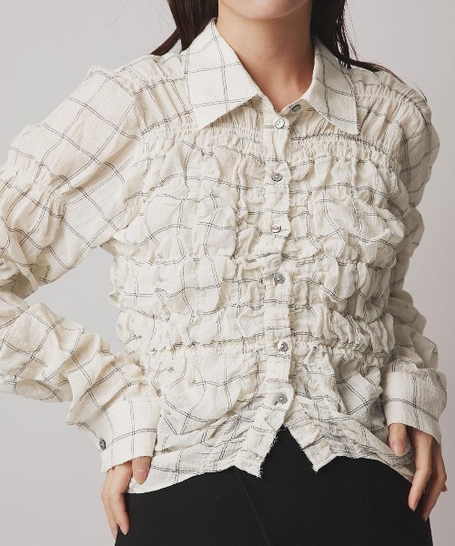 W:Huku（フーク）の「コットン ガーゼ シャーリング シャツ ブラウス / Cotton Gauze Shirring Shirt Blouse（シャツ/ブラウス・レディース・ブラウン/ダークネイビー/アイボリー/ホワイト・FREE）」の3枚目の写真