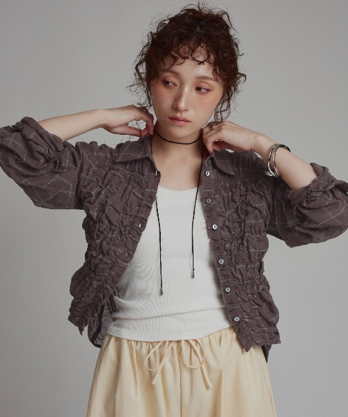 W:Huku（フーク）の「コットン ガーゼ シャーリング シャツ ブラウス / Cotton Gauze Shirring Shirt Blouse（シャツ/ブラウス・レディース・ブラウン/ダークネイビー/アイボリー/ホワイト・FREE）」の2枚目の写真