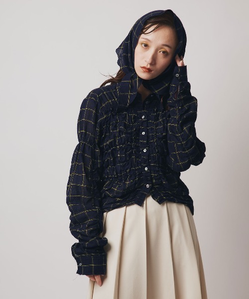 W:Huku（フーク）の「コットン ガーゼ シャーリング シャツ ブラウス / Cotton Gauze Shirring Shirt Blouse（シャツ/ブラウス・レディース・ブラウン/ダークネイビー/アイボリー/ホワイト・FREE）」の4枚目の写真