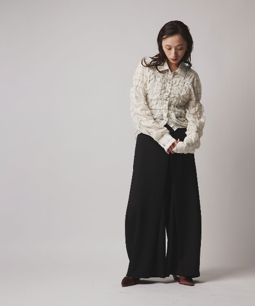 W:Huku（フーク）の「コットン ガーゼ シャーリング シャツ ブラウス / Cotton Gauze Shirring Shirt Blouse（シャツ/ブラウス・レディース・ブラウン/ダークネイビー/アイボリー/ホワイト・FREE）」の8枚目の写真