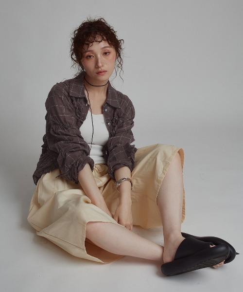 W:Huku（フーク）の「コットン ガーゼ シャーリング シャツ ブラウス / Cotton Gauze Shirring Shirt Blouse（シャツ/ブラウス・レディース・ブラウン/ダークネイビー/アイボリー/ホワイト・FREE）」の9枚目の写真