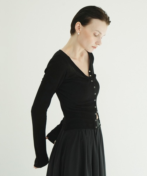 CLANE(クラネ)の「CURVED NECK LAYERED SET TOPS(Tシャツ/カットソー・レディース・ホワイト/ピンク/ブラック・2/1)」の13枚目の写真