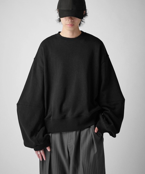 Lui's(ルイス)の「【Neucon】VOLUME SLEEVE SHORT SWEAT / ボリュームスリーブショートスウェットプルオーバー / セットアップ対応(スウェット・メンズ・ブラック/チャコールグレー/杢グレー・2/1)」の2枚目の写真