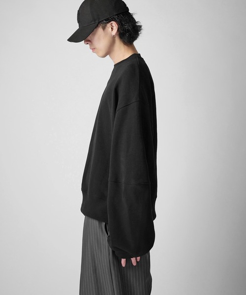 Lui's(ルイス)の「【Neucon】VOLUME SLEEVE SHORT SWEAT / ボリュームスリーブショートスウェットプルオーバー / セットアップ対応(スウェット・メンズ・ブラック/チャコールグレー/杢グレー・2/1)」の7枚目の写真