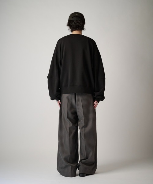 Lui's(ルイス)の「【Neucon】VOLUME SLEEVE SHORT SWEAT / ボリュームスリーブショートスウェットプルオーバー / セットアップ対応(スウェット・メンズ・ブラック/チャコールグレー/杢グレー・2/1)」の13枚目の写真