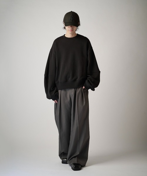 Lui's(ルイス)の「【Neucon】VOLUME SLEEVE SHORT SWEAT / ボリュームスリーブショートスウェットプルオーバー / セットアップ対応(スウェット・メンズ・ブラック/チャコールグレー/杢グレー・2/1)」の11枚目の写真