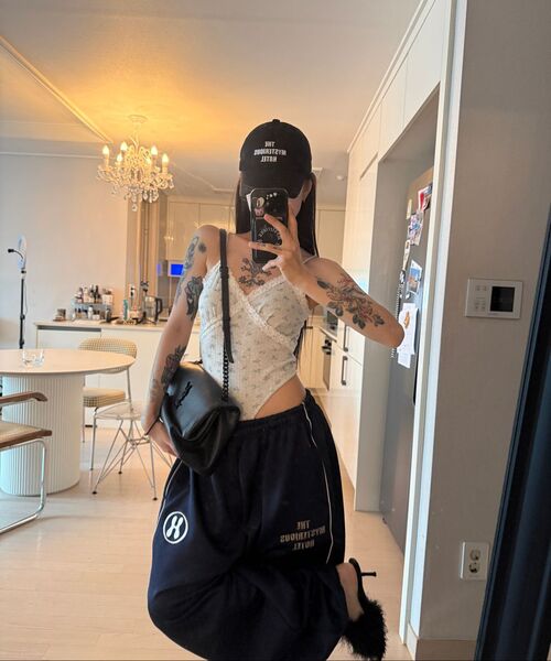 THE MYSTERIOUS HOTEL（ザミステリアスホテル）の「H TRACK JERSEY WIDE PT [NAVY]（スウェットパンツ・レディース・その他・FREE）」の6枚目の写真