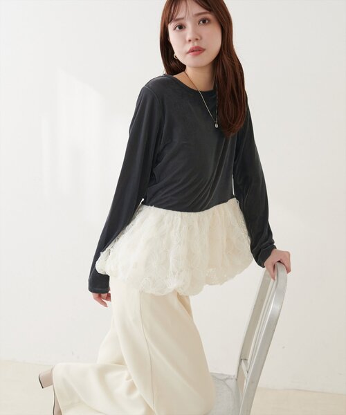 natural couture(ナチュラルクチュール)の「シアーベロア立体チュールペプラムTOPS(Tシャツ/カットソー・レディース・ブラウン/ブラック/グレイッシュベージュ/オフホワイト/チャコールグレー・FREE)」の3枚目の写真